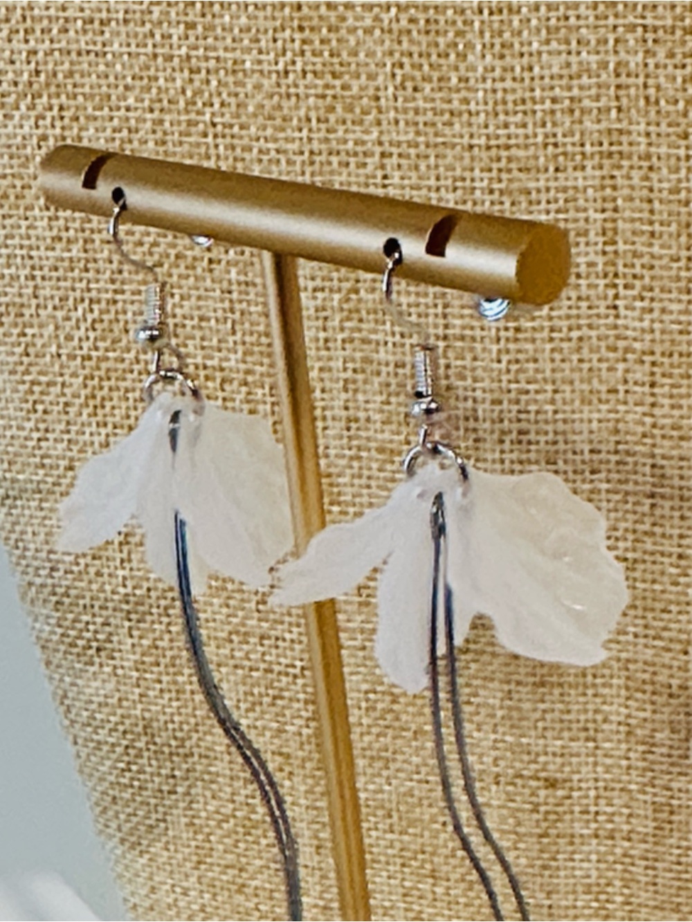 Fashion Jewelry White Feather & Silver Chain Drop Earrings - Picture 3 of 5